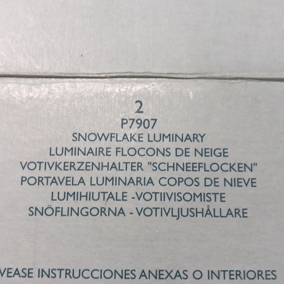 Retired Partylite Snowflake Luminaries - Picture 4 of 5